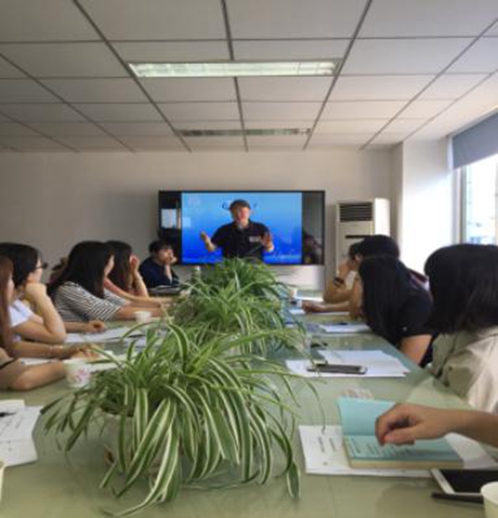 項(xiàng)目組陳主任精彩授課.jpg