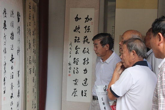 寧波市北侖區(qū)春曉舉辦第五屆農(nóng)民書法展 (2)_副本.jpg