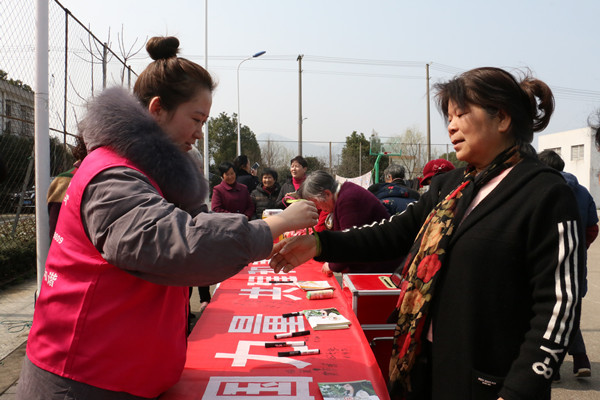 2巾幗持“靚家” 婦女頂起半邊天.jpg