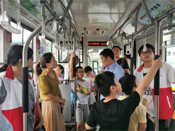 這堂公交課程不一般 文明安全駐心間.jpg