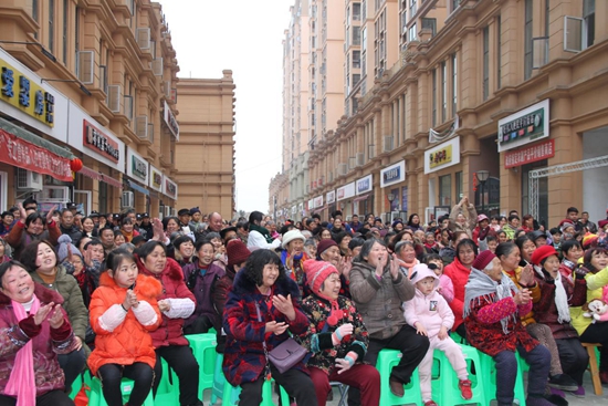 1519267196446350.jpg 熱鬧和諧的活動現(xiàn)場.jpg