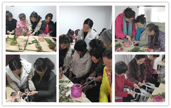 1520905514527048.jpg 認(rèn)真學(xué)習(xí)的居民們.jpg