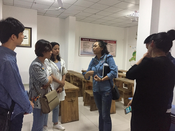 1526290205977688.jpg 考察柏合鎮(zhèn)東山社區(qū)教育工作站.jpg