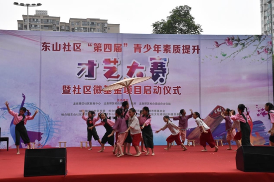 1527128205927254.jpg 群舞表演.jpg