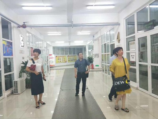 1529025345176347.jpg 參觀考察龍泉驛區(qū)市民藝術(shù)學(xué)校.jpg