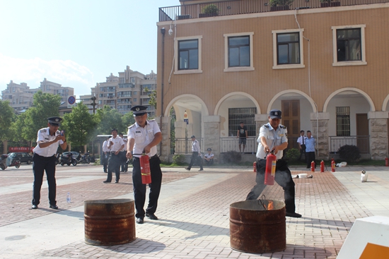 1531102932182929.jpg 寧波市北侖區(qū)春曉成校聯(lián)合洋沙山社區(qū)開展消防技能培訓(xùn) (2)_副本.jpg