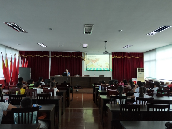 1531377614801330.jpg 寧波市北侖區(qū)春曉成校下設(shè)的假日學(xué)校全部開(kāi)學(xué)了_副本.jpg