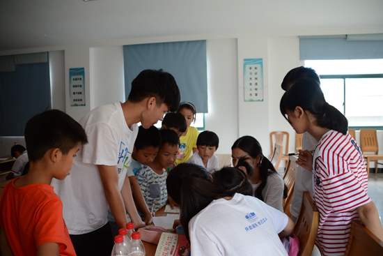 1531731582280110.jpg 寧波市北侖區(qū)春曉成校下設(shè)的假日學(xué)校辦學(xué)形式呈現(xiàn)多樣化(3).jpg