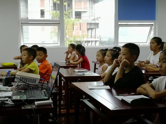 1533172538391685.jpg 積極思考的孩子.jpg