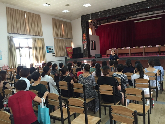 1535361021194751.jpg 農(nóng)村女黨員學(xué)習(xí)浙江省第十四次婦代會(huì)精神1_副本.jpg