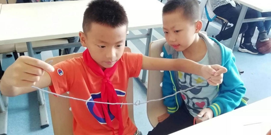 1538962529808276.jpg 體驗(yàn)活動(dòng)中1.jpg