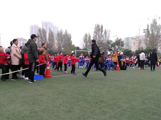 1543456324384614.jpg 親子接力賽.jpg