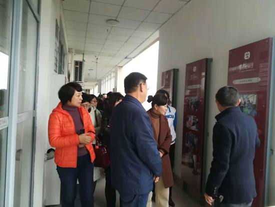 1543903626590134.jpg 參觀考察龍泉街道崇德社區(qū)教育工作站_副本.jpg