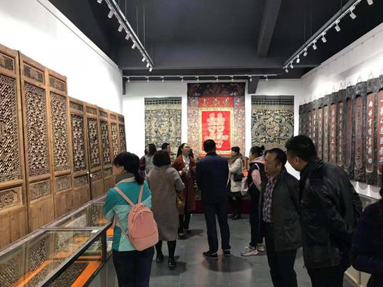 1543903634741721.jpg 參觀考察游學(xué)基地——“泥邦陶瓷藝術(shù)”博物館.jpg