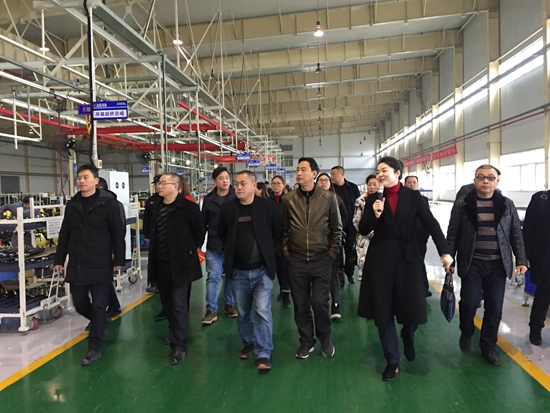 1545099621791987.jpg 實(shí)地考察“尚學(xué)龍泉·大運(yùn)汽車”游學(xué)基地.jpg