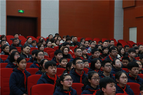 1552638065952125.jpg 寧波市北侖區(qū)春曉:舉辦“謀職業(yè)規(guī)劃 譜人生新篇”講座.jpg