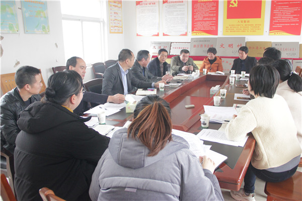 1553044469637600.jpg 北侖區(qū)春曉成校召開黨員志愿者服務(wù)隊(duì)代表會(huì)議.JPG