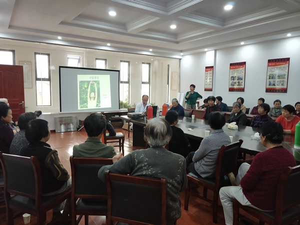 1556503704519869.jpg 北侖區(qū)春曉成校成功舉辦中醫(yī)養(yǎng)生講座_副本.jpg