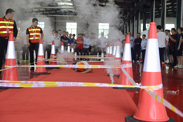 “不忘筑夢初心，牢記安全使命”消防技能趣味賽在洋沙山社區(qū)成功舉行 (2)(1).JPG