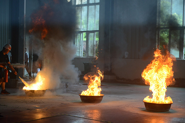 “不忘筑夢初心，牢記安全使命”消防技能趣味賽在洋沙山社區(qū)成功舉行 (3)(1).JPG