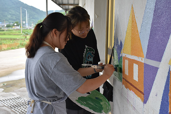 1562293058124057.jpg 寧波大學(xué)暑期社會(huì)實(shí)踐牽手“醉美春曉”農(nóng)村文明示范線(1)(1).jpg