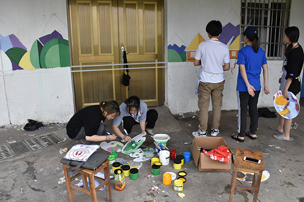 1562293084359591.jpg 寧波大學(xué)暑期社會(huì)實(shí)踐牽手“醉美春曉”農(nóng)村文明示范線 (3)(1).jpg