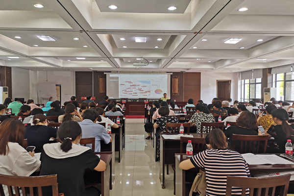 開(kāi)展北侖區(qū)“百家禮堂同宣誓·共慶建黨百年”活動(dòng)暨全區(qū)文化禮堂業(yè)務(wù)培訓(xùn) (1).jpg