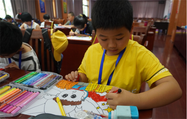 “童心向黨 逐夢(mèng)百年”教育繪畫(huà)活動(dòng)在北侖區(qū)春曉成校洋沙山社區(qū)假日學(xué)校成功舉行.png