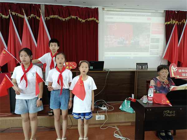 1628232934428175.jpg 星星火炬心向黨,唱支紅歌給黨聽(tīng).jpg