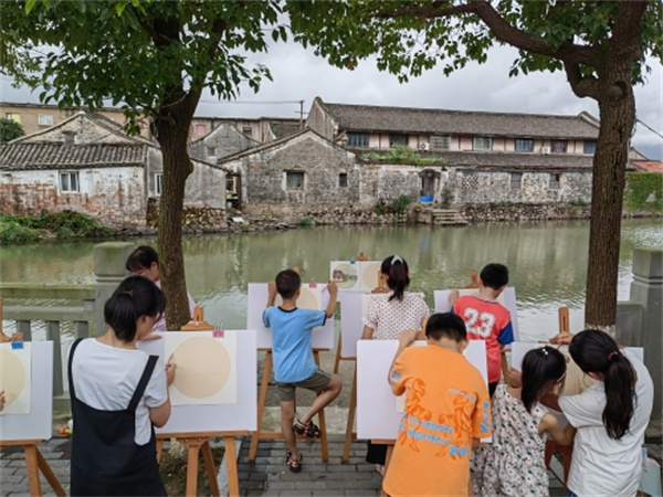 1628744704368605.jpg 柴橋假日學(xué)校:蘆江河河畔的“獨一”風景.jpg