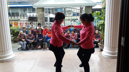 學習圈活動內(nèi)容豐富，村民們學習興趣濃厚