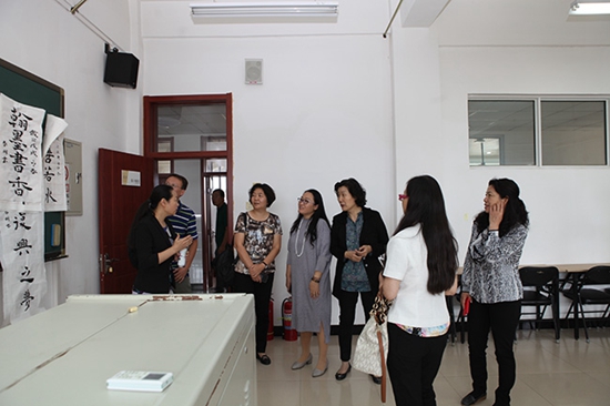 1540434878951453.jpg 書(shū)畫(huà)教室觀摩.jpg