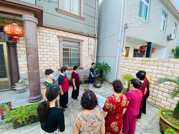 你來(lái)改造 我來(lái)評(píng)---美麗庭院點(diǎn)評(píng)會(huì).jpg