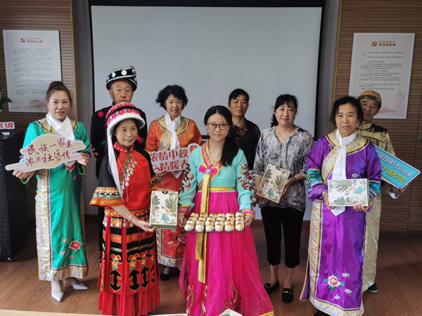 1632905680959498.jpg 北侖區(qū)春曉街道明月湖社區(qū):這樣的中秋溫暖又同心(2).jpg