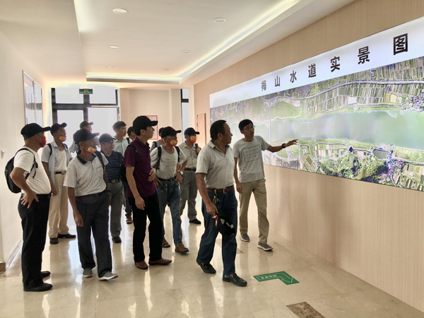 1635992173462891.jpg 北侖區(qū)春曉街道昆亭村:與新中國同齡人感受百年港口的巨變.jpg