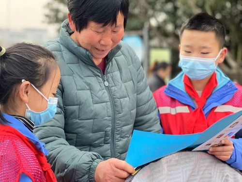 1649559022990573.jpg 學以致用 紅領少年學法普法.jpg