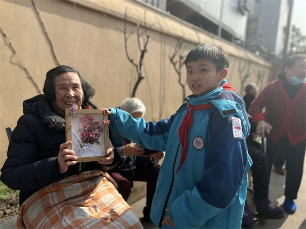 1649561206491995.jpg 雷鋒好榜樣 敬老社區(qū)行 (2).jpg