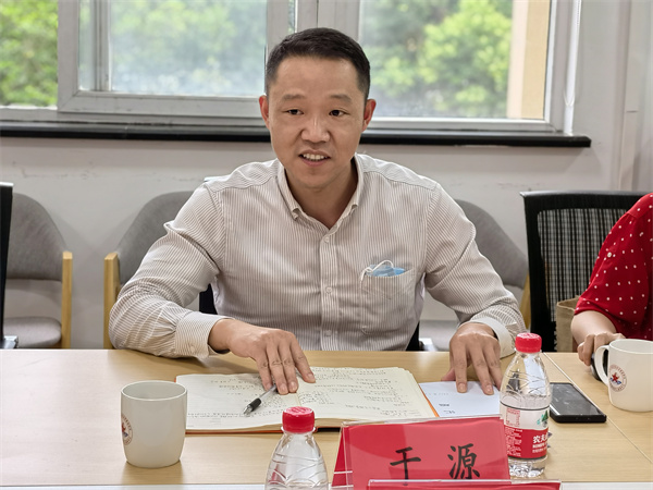 1656494853171533.jpg 市發(fā)改委領(lǐng)導(dǎo)一行蒞臨學(xué)苑社區(qū)調(diào)研公共服務(wù)體系建設(shè)情況 (2).jpg