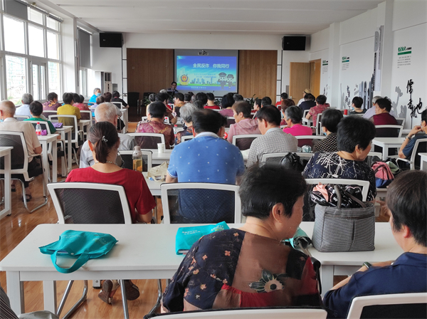 1657431369376296.jpg 休學(xué)不休課 全民反詐再進(jìn)老年電大 (3).jpg