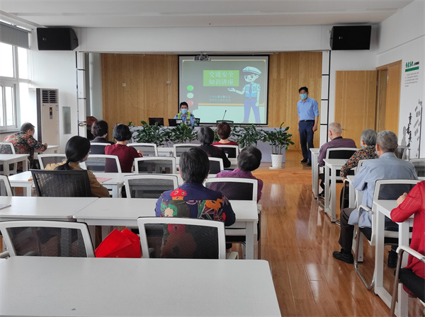 1657688549972532.jpg 靈山大講堂326期——老年人交通安全宣傳講座 (1).jpg