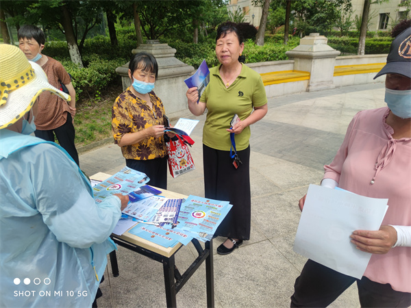 北侖區(qū)春曉：反詐宣傳進社區(qū) 增強群眾防詐意識.jpg