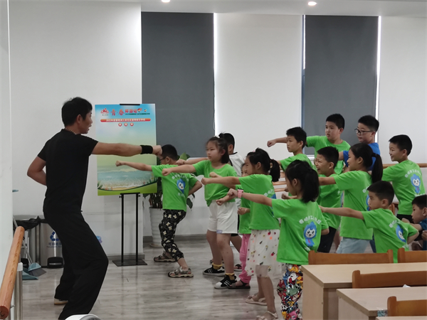 武術(shù)課程搬進(jìn)北侖區(qū)春曉成校春曉湖社區(qū)假日學(xué)校 .jpg