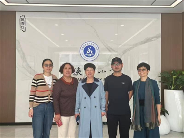 1669210083820266.jpg 慰問團留影.jpg