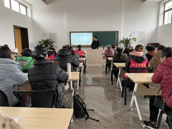 戚家山成校開展春季健康養(yǎng)生知識(shí)講座-1.JPG