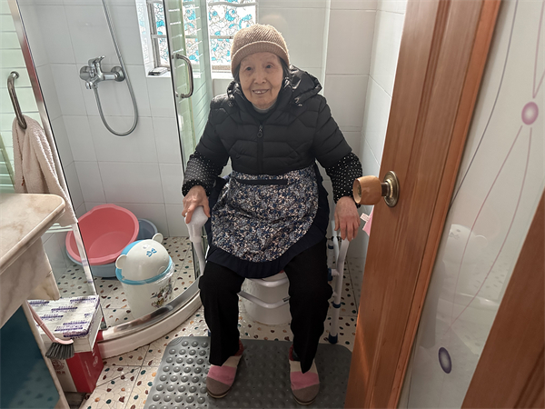 “小改造”承載“大幸?！薄蛹茵B(yǎng)老更舒心 (2).jpg