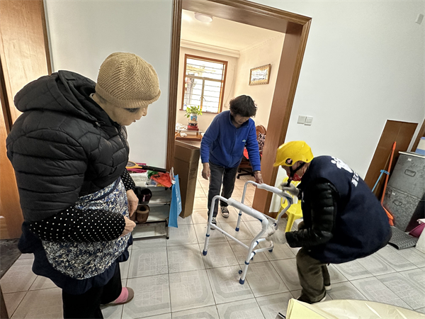 “小改造”承載“大幸福”——居家養(yǎng)老更舒心 (3).jpg