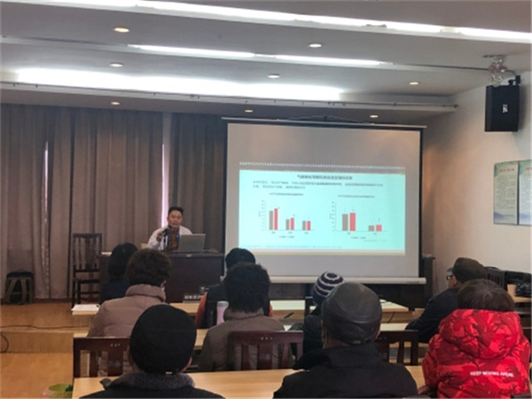 冠心病講座進(jìn)社區(qū) 溫情關(guān)愛(ài)老年居民.jpg