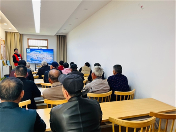 氣象講座惠花農(nóng) 守好花農(nóng)錢袋子.jpg