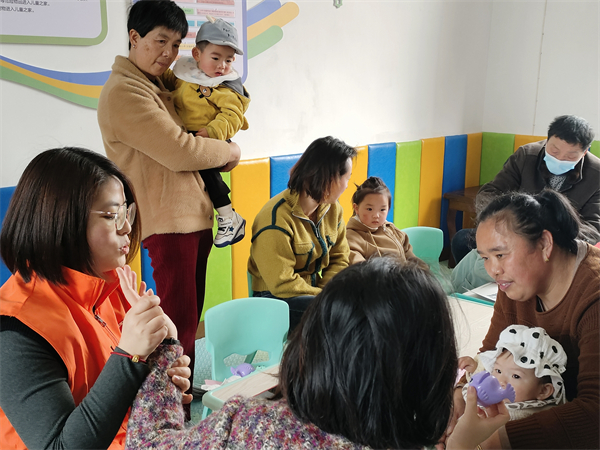 北侖區(qū)春曉成校：科學(xué)喂養(yǎng)促健康——開展嬰幼兒照護(hù)活動(dòng).jpg