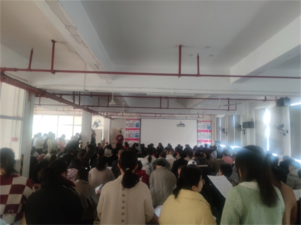 北侖區(qū)春曉：反詐防騙宣傳進企業(yè) 提醒員工守好辛苦錢.jpg